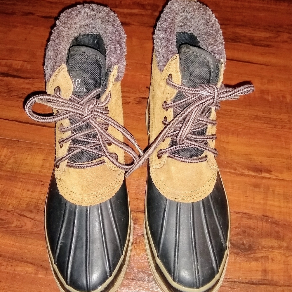 Women's duck boots